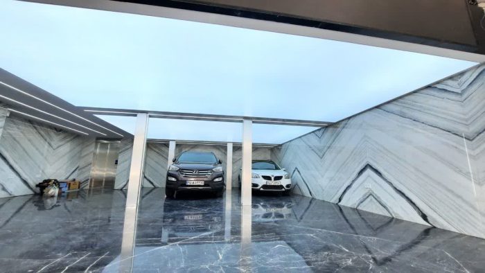 سقف کشسان در نمایشگاه ماشین
